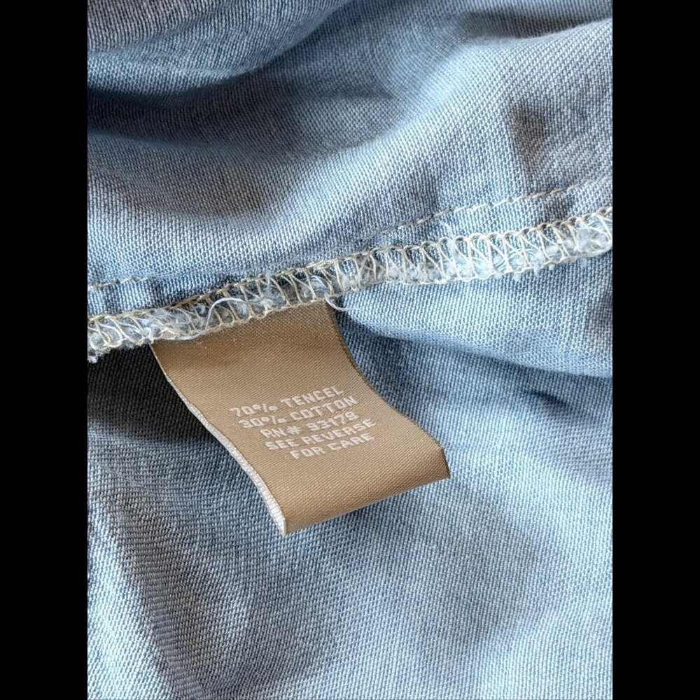 Joan Vass Shirt Small Womens Blue Chambray Button Front Pockets Sleeveless - Picture 6 of 6